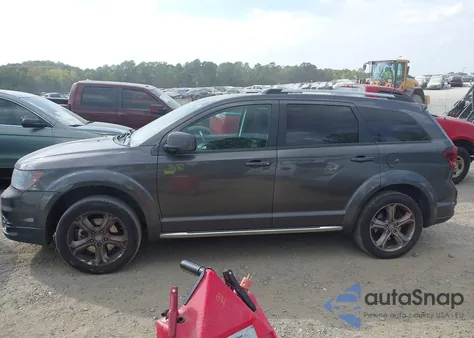 2017 Dodge Journey Crossroad z USA, uszkodzony, nr VIN 3C4PDCGB4HT517313